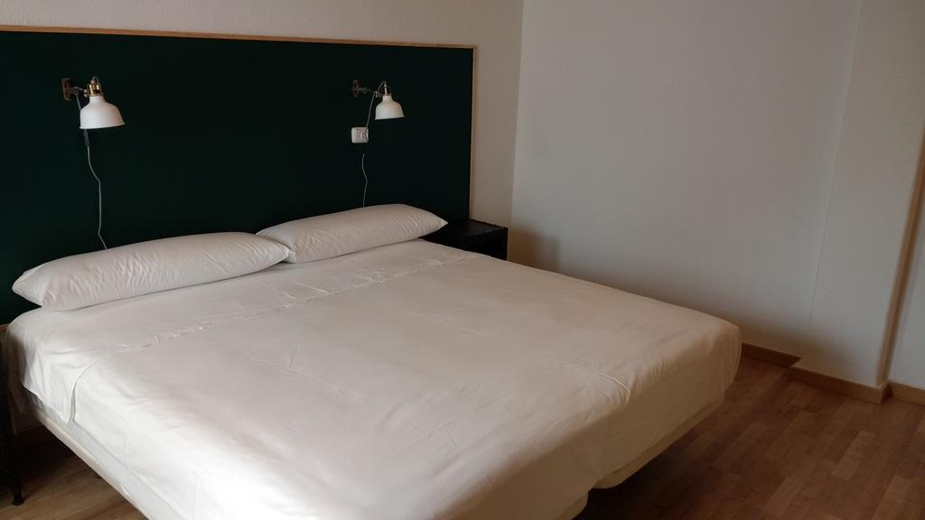 The Bridge Hotel Zaragoza Bagian luar foto