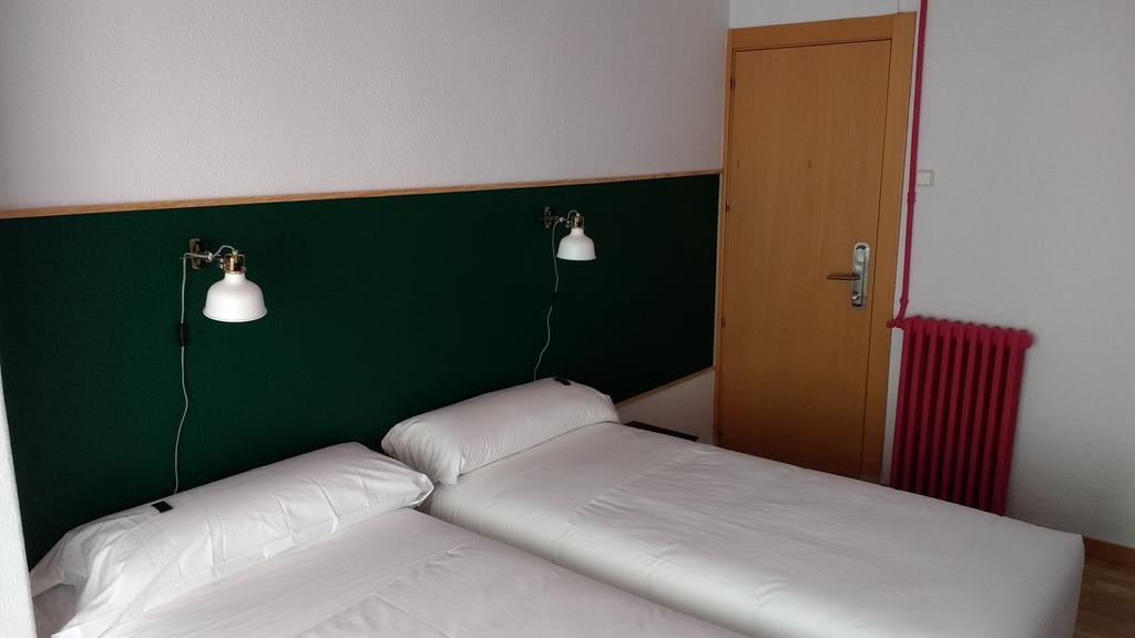 The Bridge Hotel Zaragoza Bagian luar foto